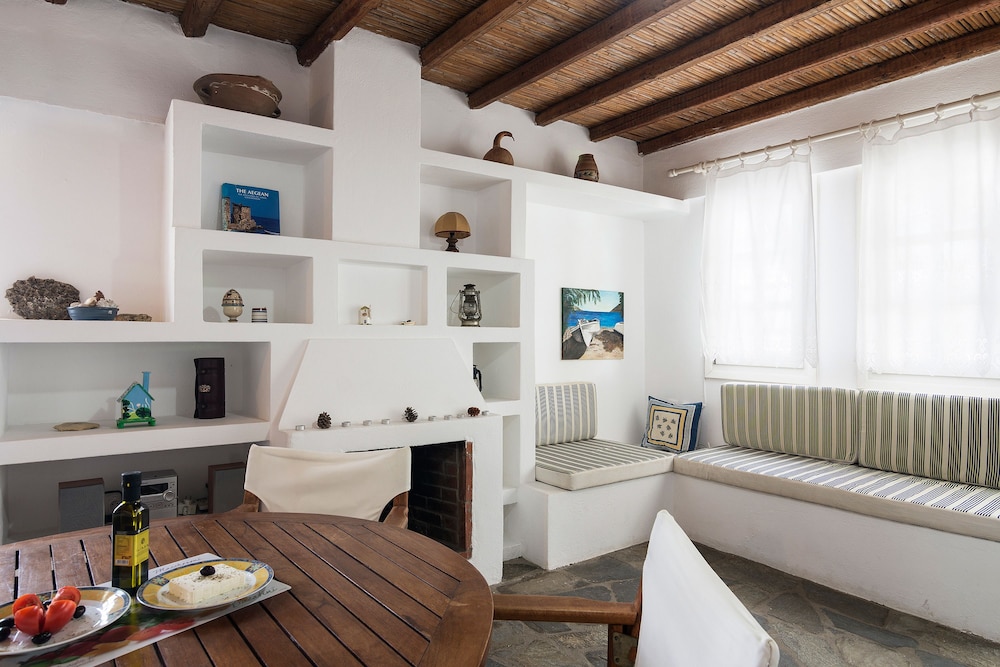 House, 2 Bedrooms (Livadakia 7) photo 1
