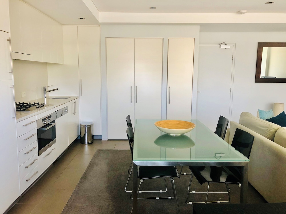Executive One Bedroom Apartment Plus Study photo 3