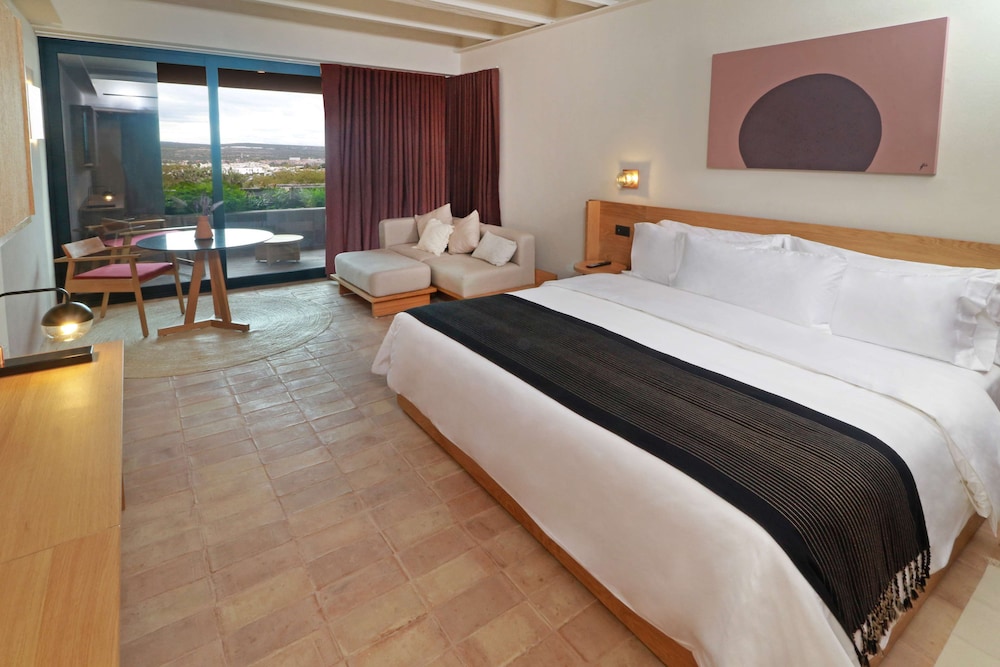 Room, 1 King Bed, City View - Photo 3