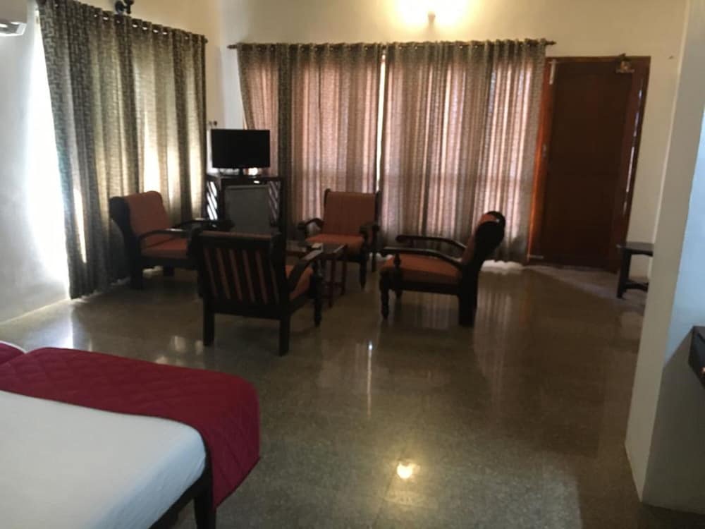 Deluxe Double Room - Photo 11