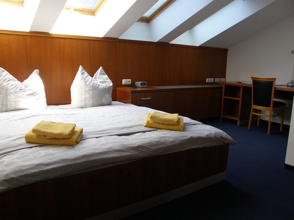 Standard Double Room, Private Bathroom photo 2