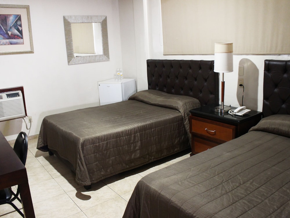 Classic Double Room, 2 Double Beds photo 2
