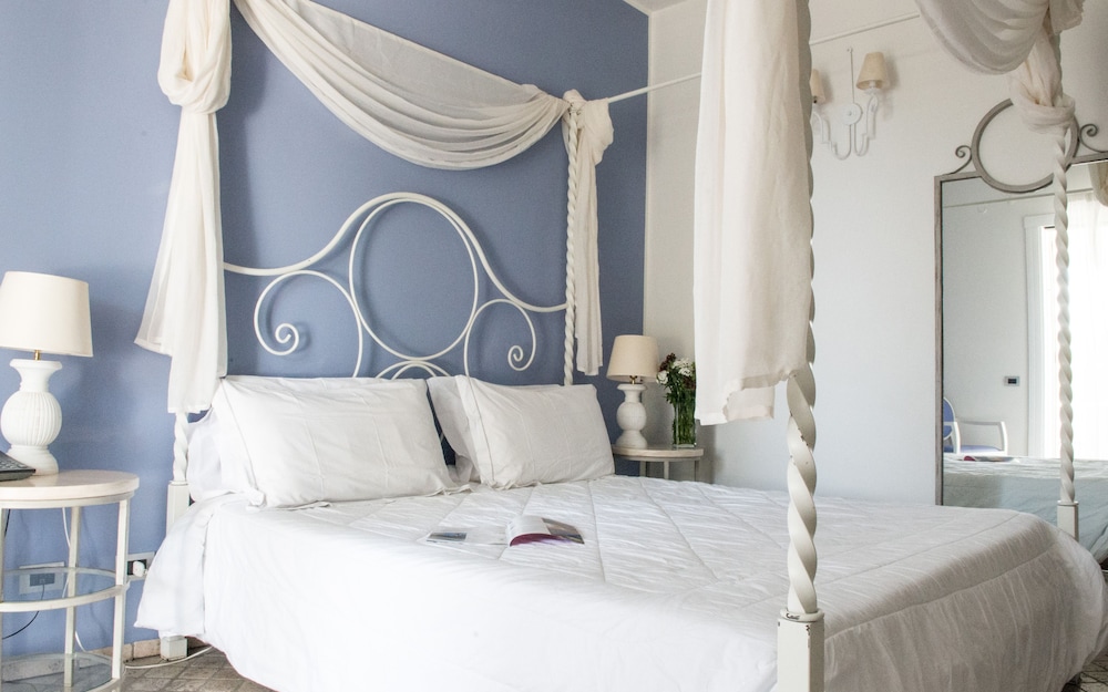 Comfort Triple Room, Partial Sea View - Photo 3