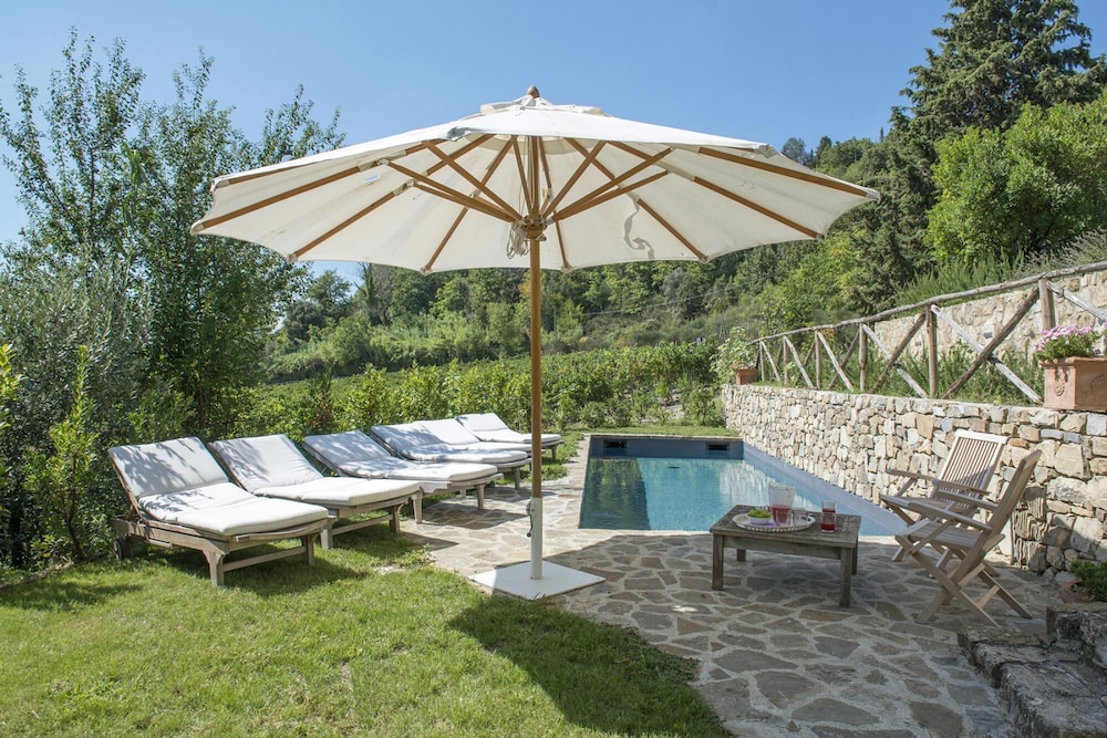 Villa photo 1