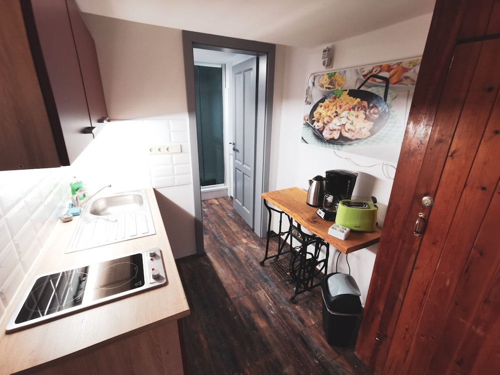Basic House photo 3
