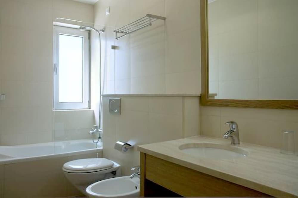Basic Twin Room - Photo 4