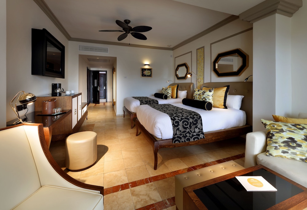 Signature Level Junior Suite