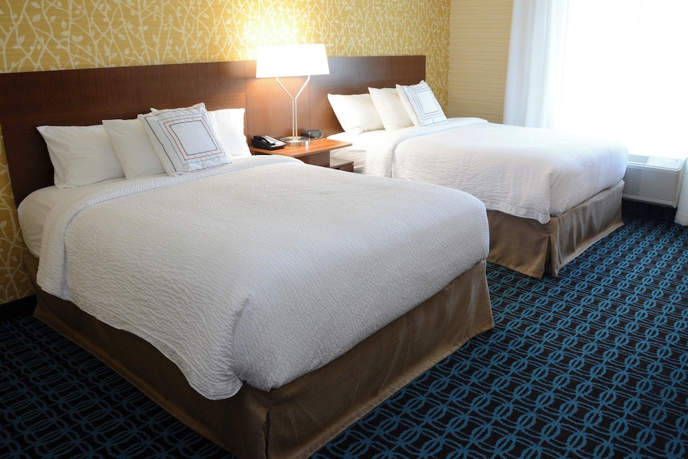 Room, 2 Queen Beds (Mobility/Hearing Accessible, Tub) photo 2