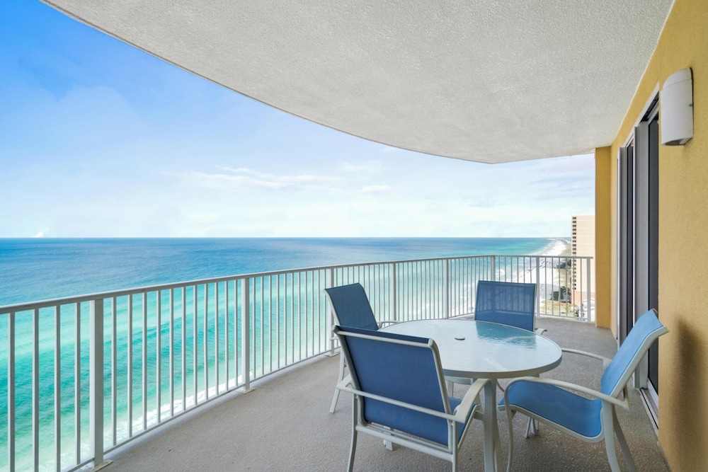 Condo, 2 Bedrooms, Ocean View (1901)