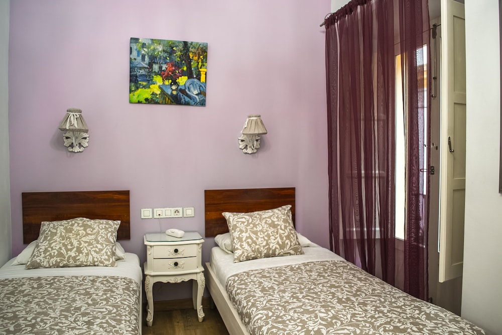 Deluxe Twin Room, City View