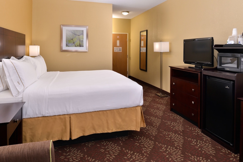 Standard Room, 1 King Bed - Photo 4