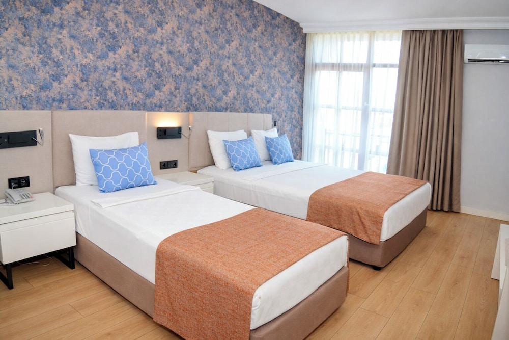 Standard Triple Room Non-Balcony