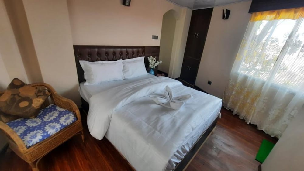 Standard Double Room - Photo 10