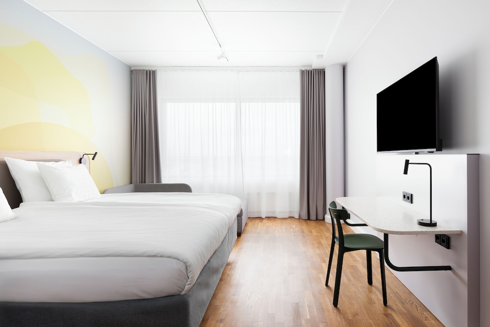 Standard Room, 1 Queen Bed, Tower (extra bed possibility) - Photo 3