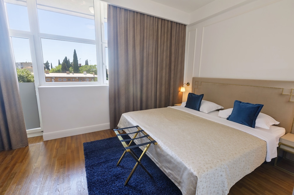Standard Triple Room - Photo 3