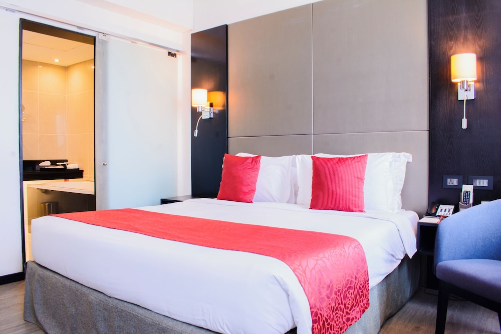 Standard Room, 1 Queen Bed, City View