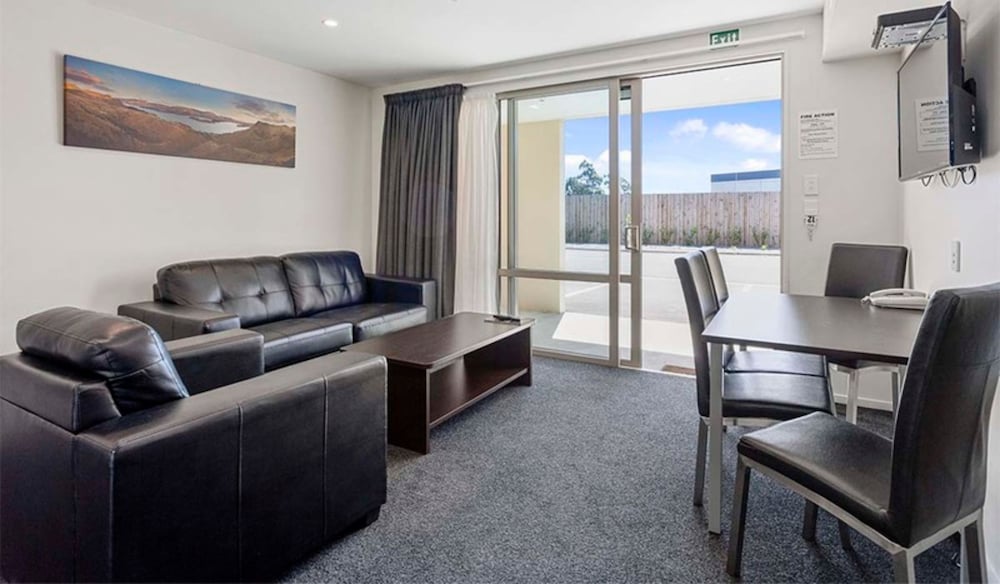 3 Bedroom Apartment - 1 King, 1 Queen and 2 Single Beds photo 1