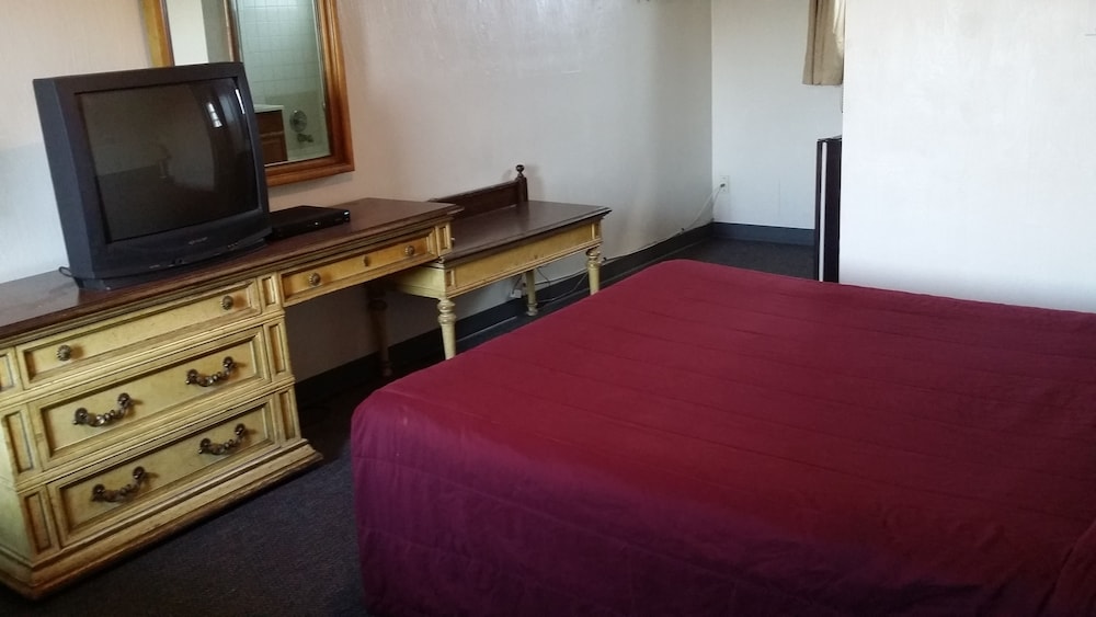 Standard Room, 1 Queen Bed photo 1