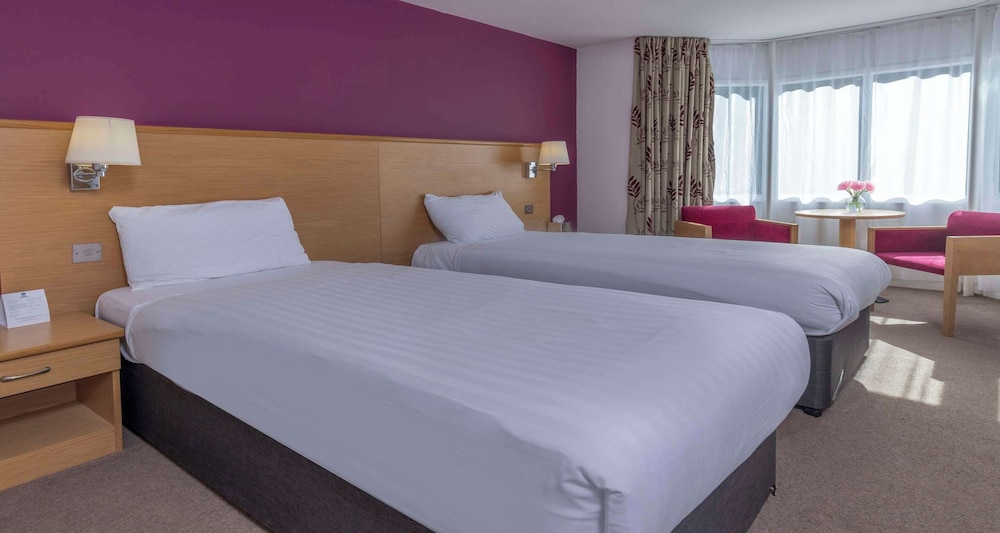 Standard Room, 2 Twin Beds, Non Smoking, Golf View - Photo 6