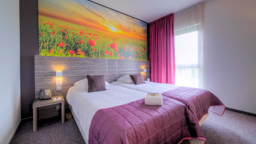 Standard Twin Room - Photo 5