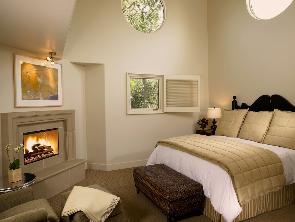 Luxury Room, Non Smoking (California King Bed)