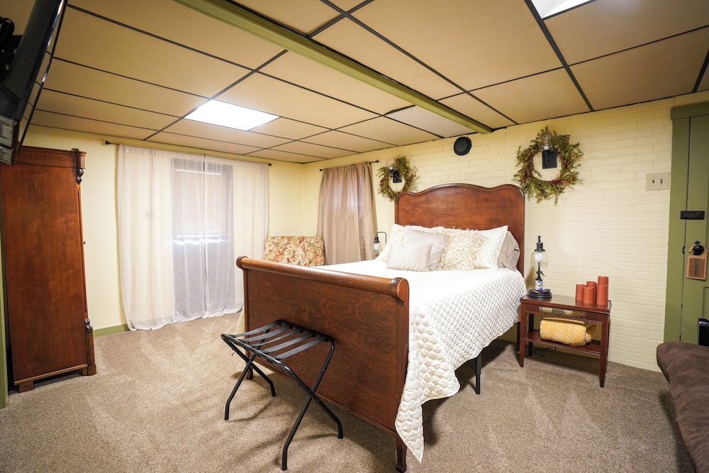Deluxe House photo 1