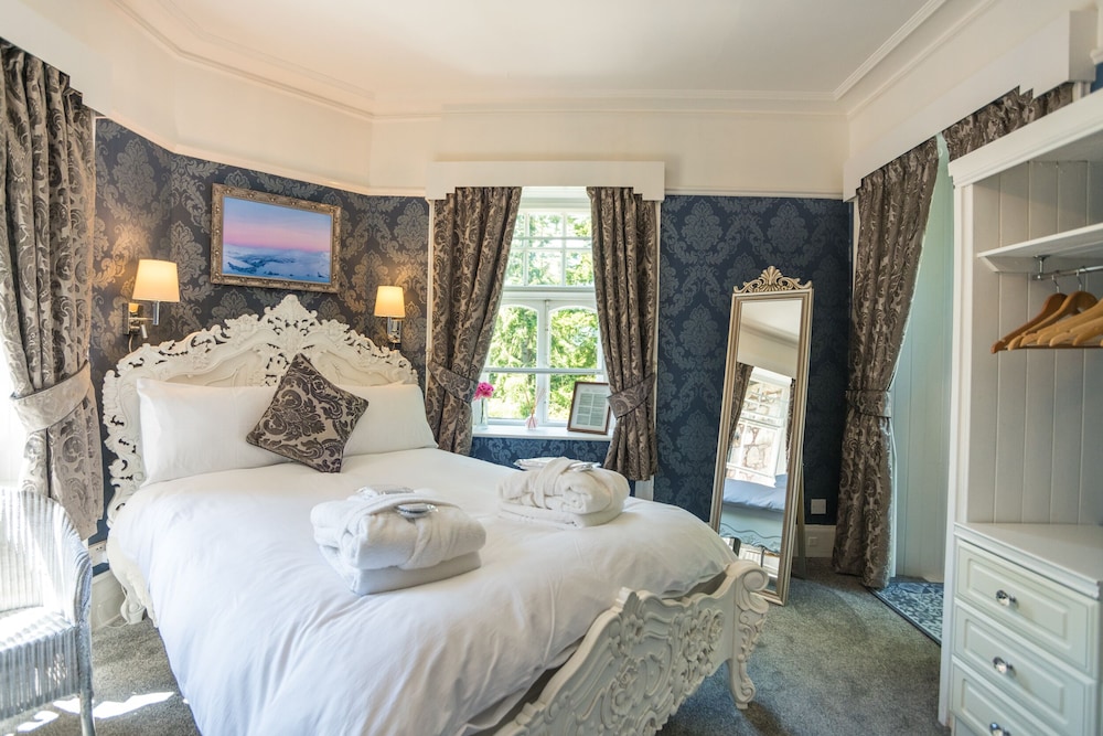 Premium Double Room, Ensuite (Loch View)