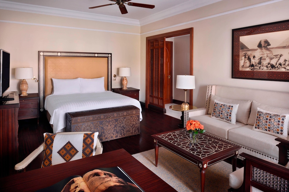 Grand Room, 1 King Bed, Club Lounge Access (Balcony)
