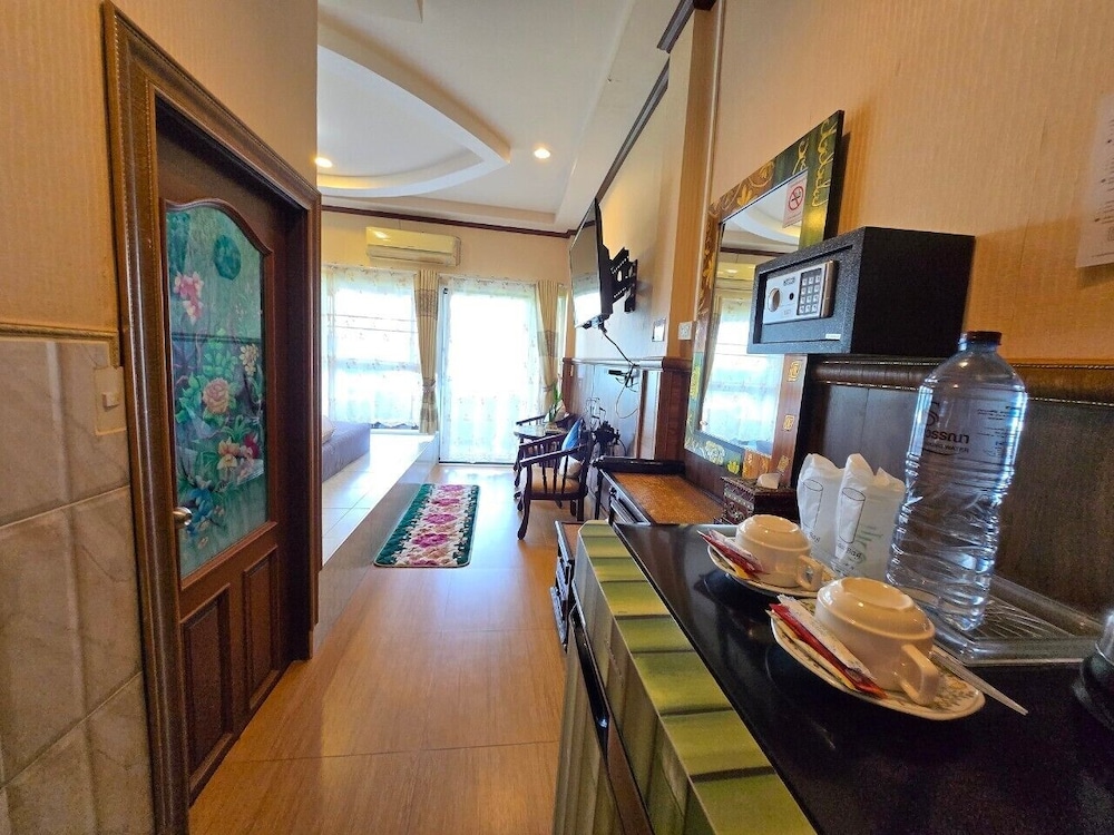 Deluxe Room with River view - Photo 3