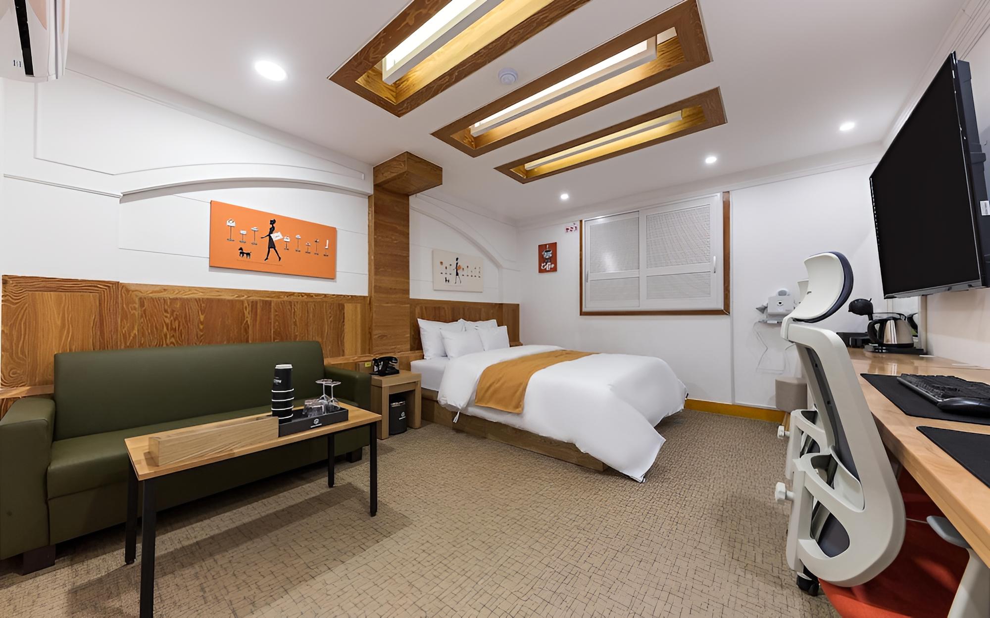 Room (Couple PC room (i5-10400F GeForce RTX) photo 1