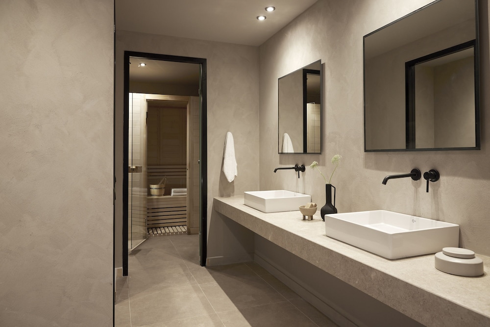 Helea Suite with Sea View and Private Sauna