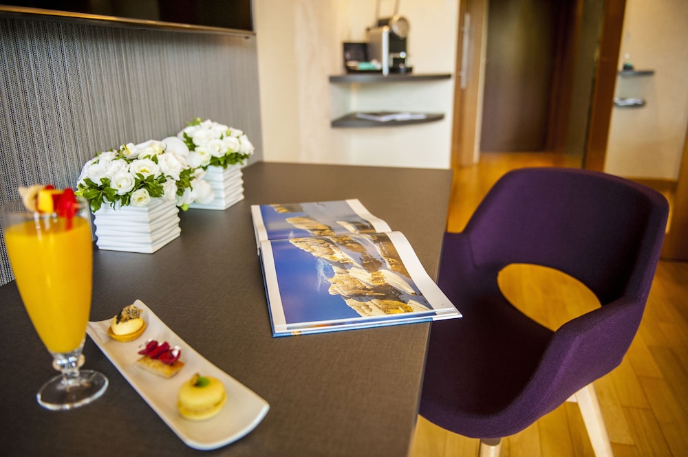Superior Twin Room, 2 Twin Beds, Terrace - Photo 2