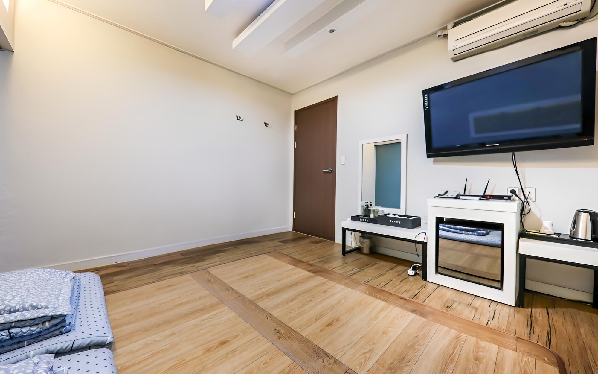 Room (On-dol) - Photo 1