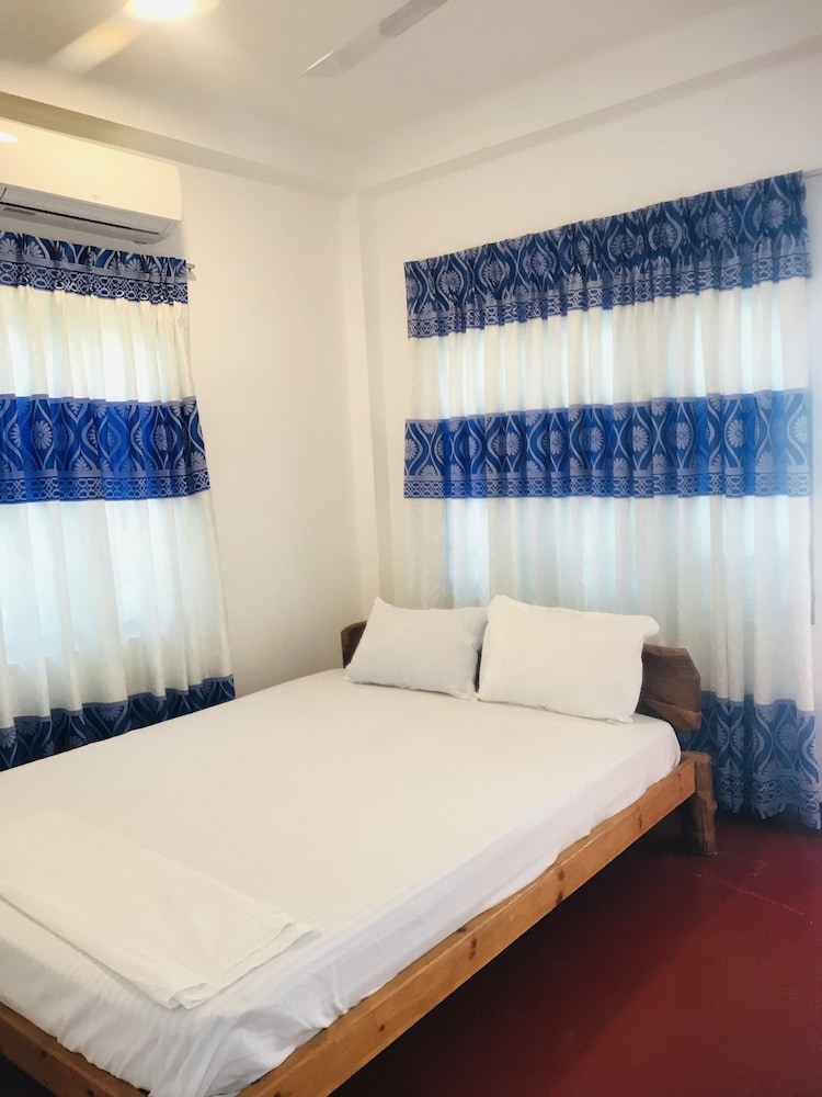 Economy Double Room photo 3