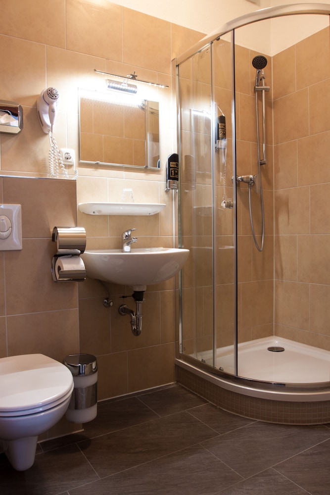 Comfort Single Room, Private Bathroom photo 2