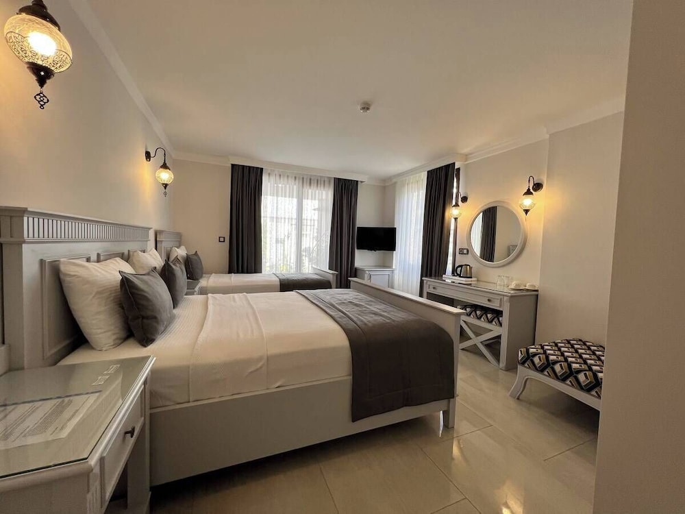 Superior Triple Room, Garden View, Garden Area