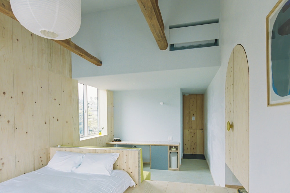 Deluxe Double Room, 1 Double Bed, Terrace, Partial Sea View photo 2