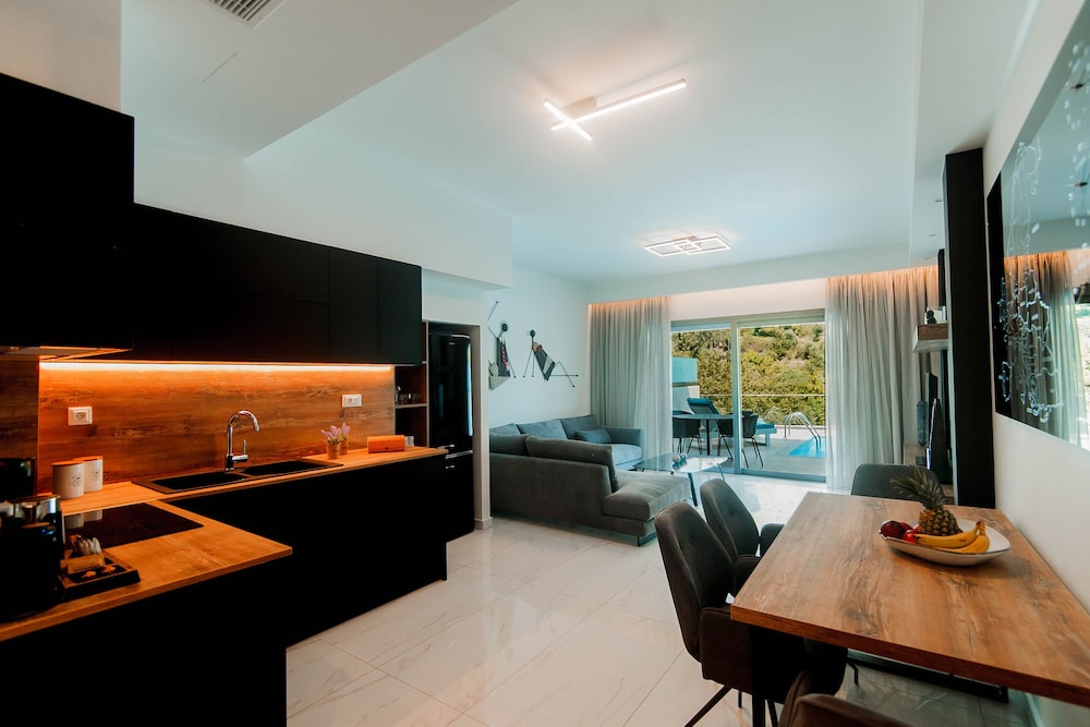 Elite Villa photo 2