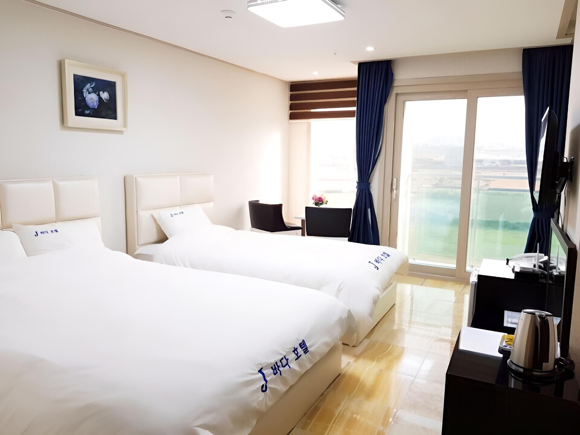 Twin Room, Mountain View photo 1