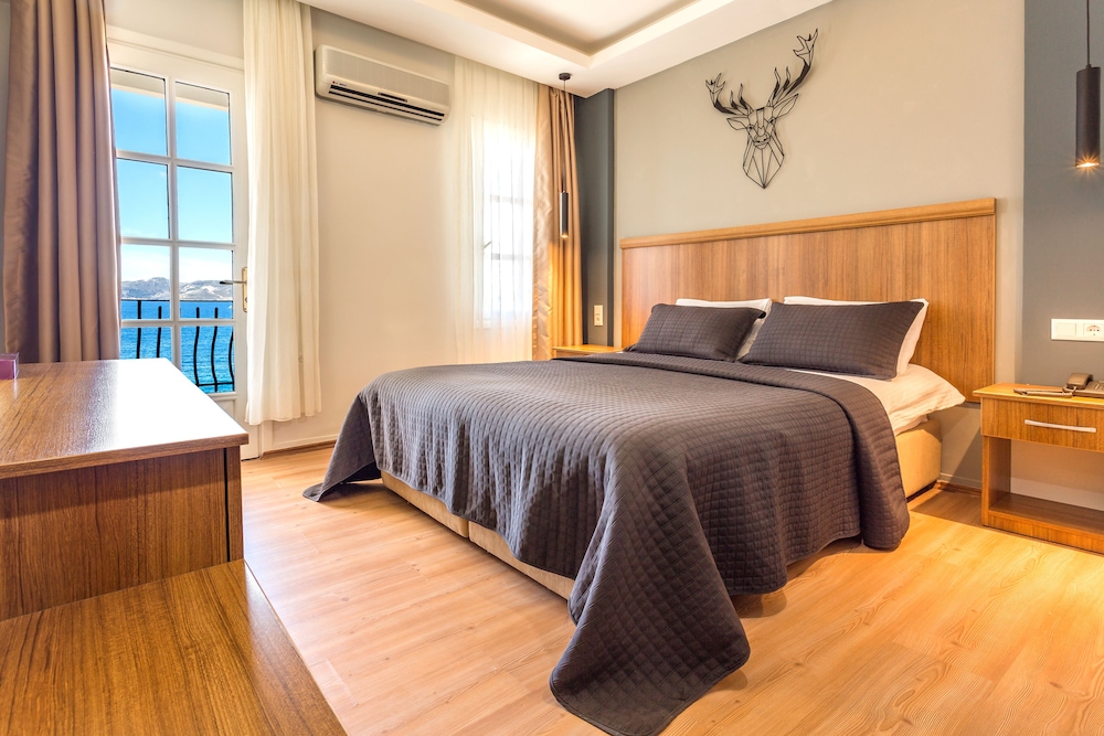 Standard Double or Twin Room, Sea View photo 1