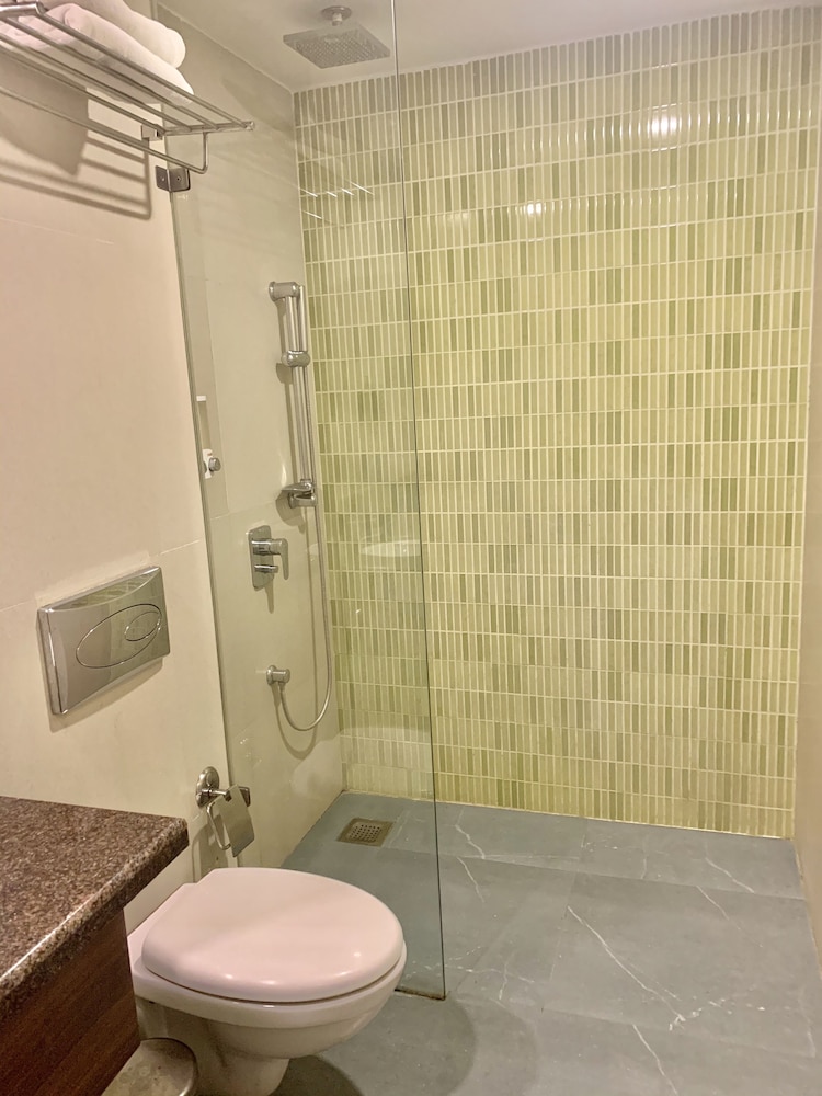 Luxe Queen Room photo 2