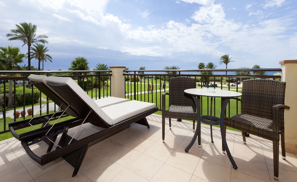 Junior Suite, Sea View (4 adults, 3 children)