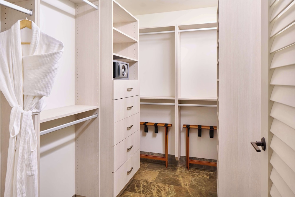 4 Bedroom Villa, Oceanfront (4 King Beds)