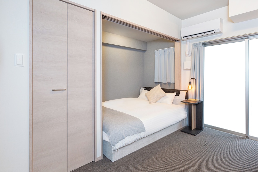 Double Room, Non Smoking (502)