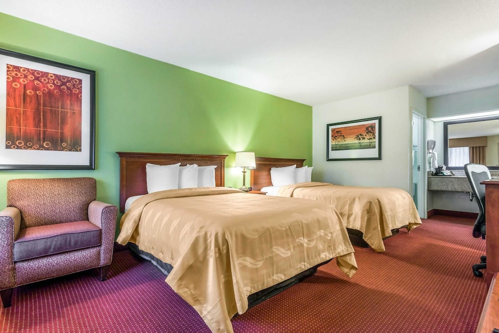 Standard Room, 2 Double Beds, Non Smoking photo 3
