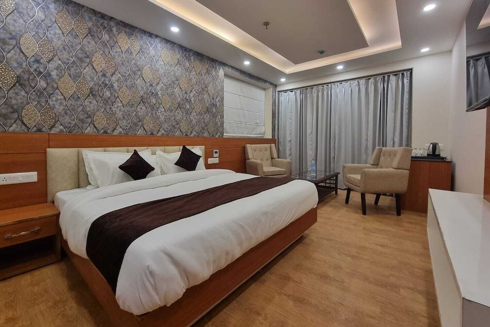 Premium Room - Photo 8