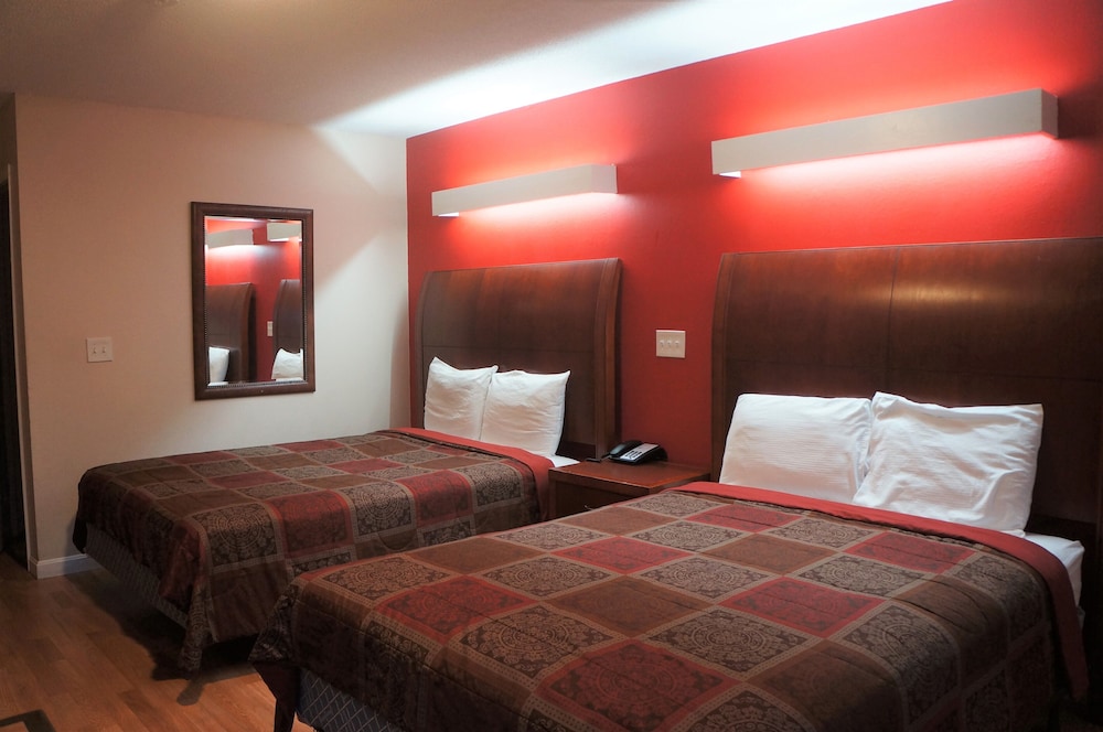 Single Room, 2 Queen Beds - Photo 8