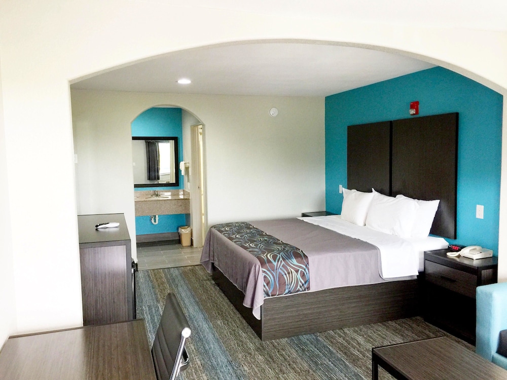 Room, 1 King Bed, Non Smoking photo 1