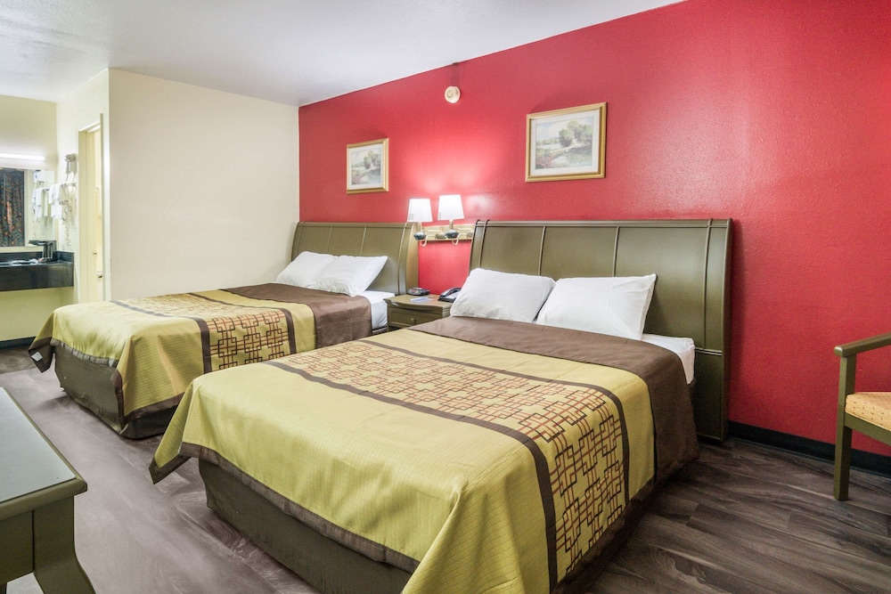 Standard Room, 2 Queen Beds, Non Smoking photo 1