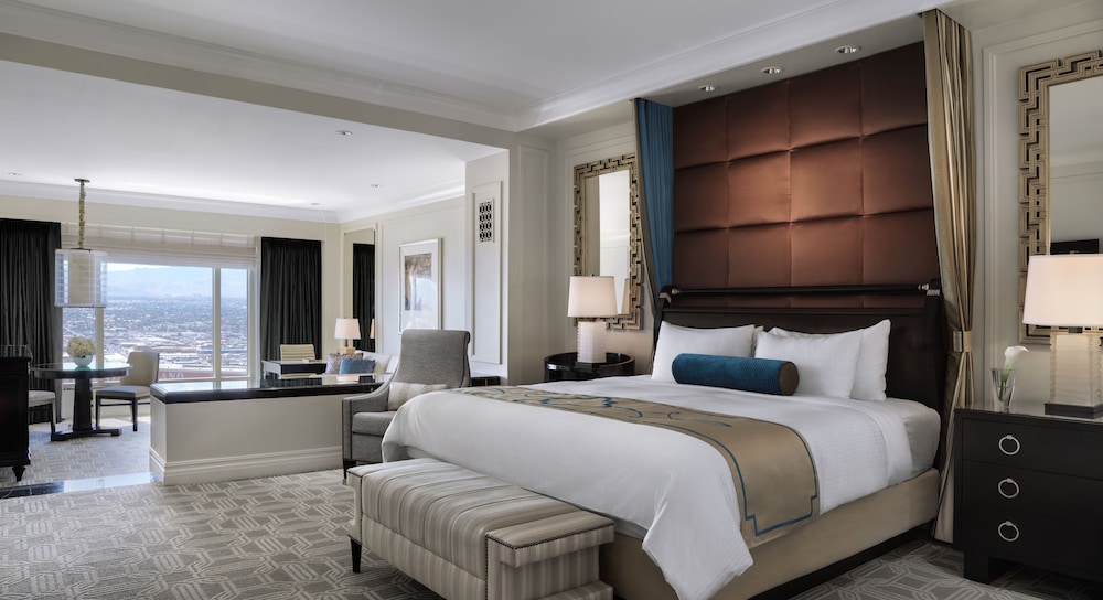 Prestige Club Lounge Luxury King Suite - Photo 3